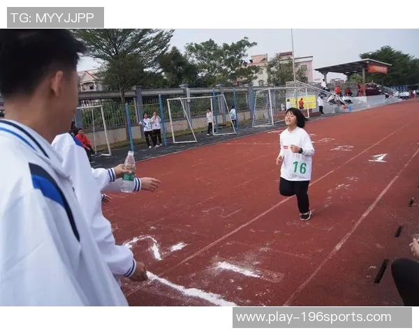 水星与西雅图风暴的激烈对决展现女篮精彩瞬间与运动精神